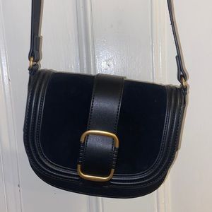 Mango black purse with magnet close
